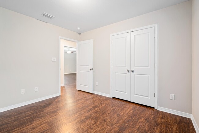 Building Photo - 3836 Chesterfield Ln