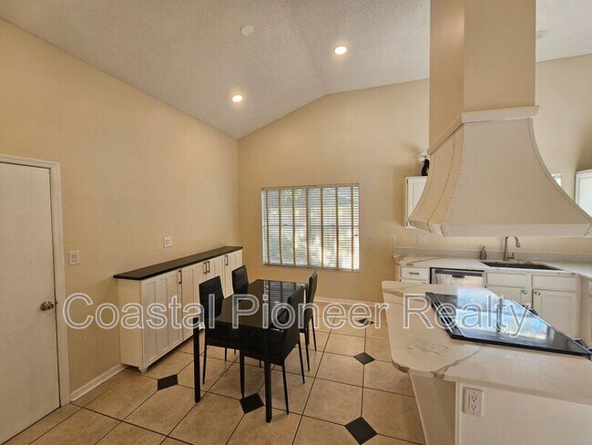 Building Photo - 14504 Brambie Ct