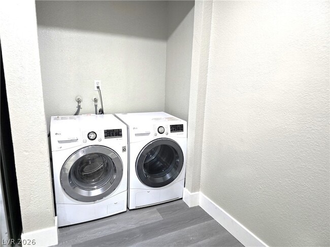 Building Photo - 3520 Rio Robles Dr