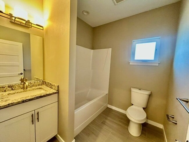 Building Photo - 5683 Sunstone Pl