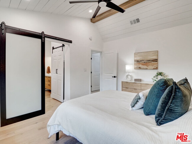 Building Photo - 39390 Marietta Cir