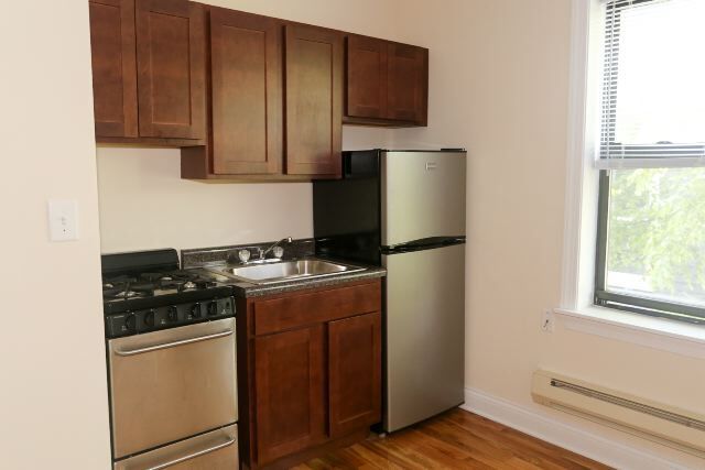 Building Photo - 4551 N Damen Ave