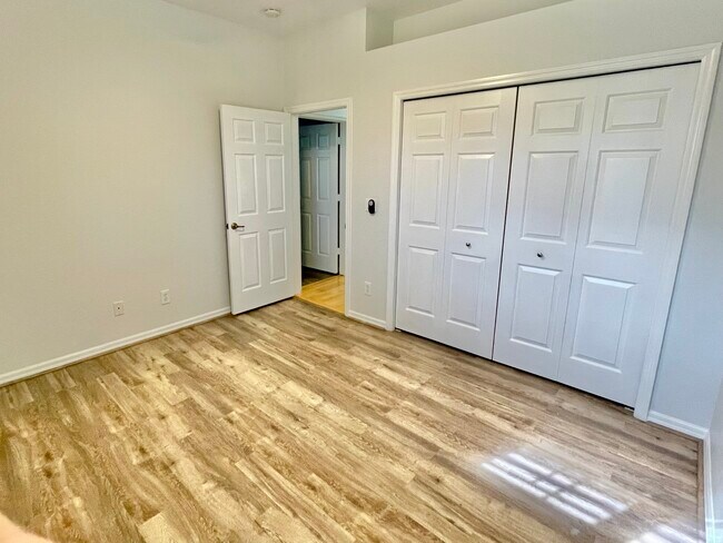 Building Photo - 6171 Lancewood Way