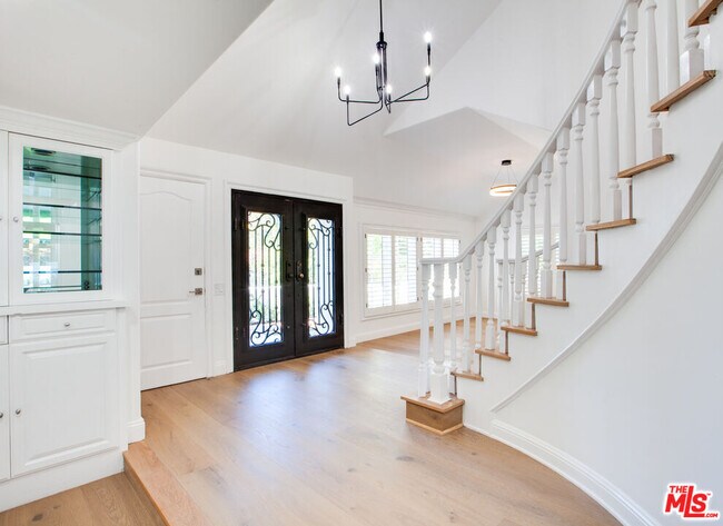 Building Photo - 10221 Briarwood Dr