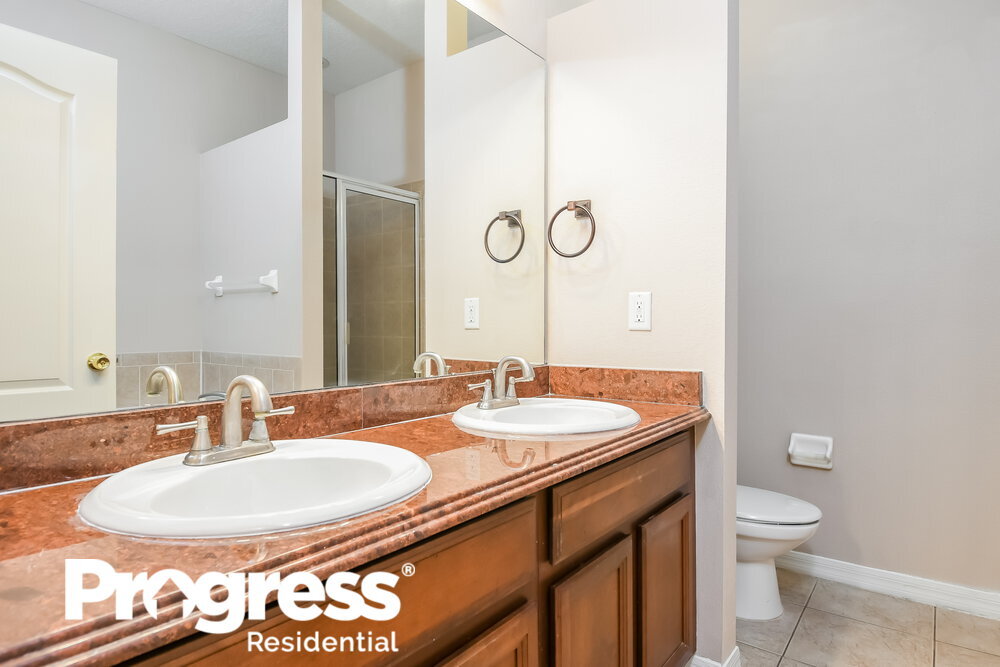Building Photo - 537 Breezy Oak Way