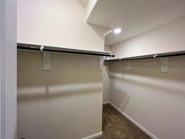 Building Photo - 14633 E Pine Heart Dr