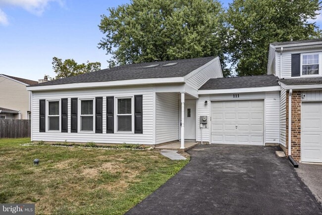 Building Photo - 111 Hidden Valley Ln