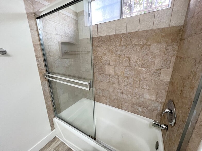 Building Photo - 3746 S Canfield Ave