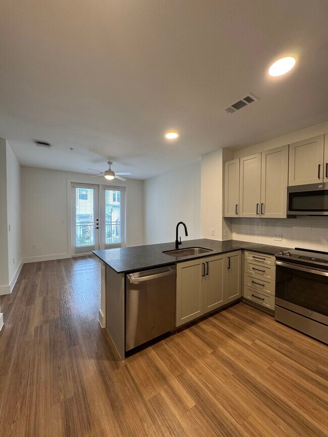 Building Photo - 3701 Raven Trl
