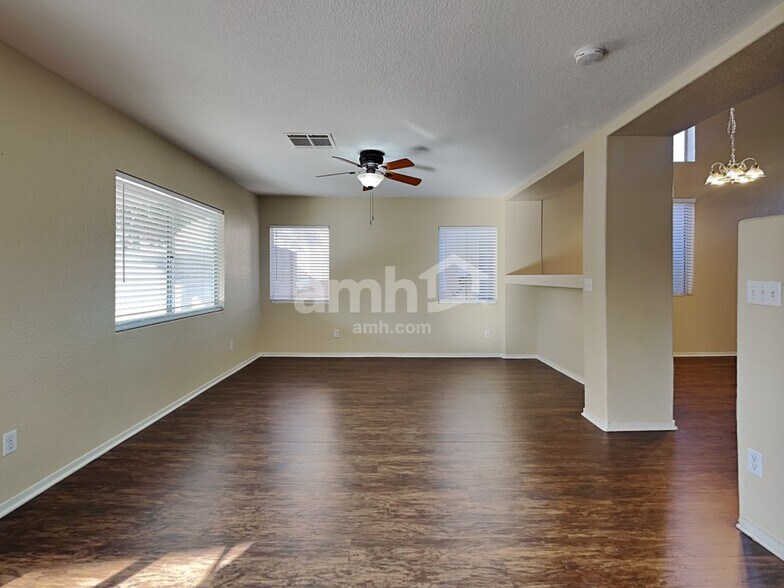 Building Photo - 5129 Meadow Rock Ave