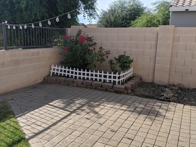 Building Photo - 21019 E Avenida Del Valle