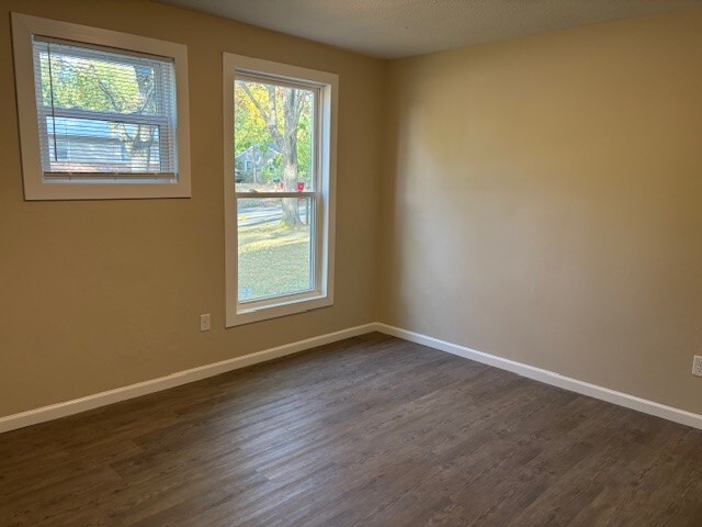 Building Photo - 2605 Roland Dr