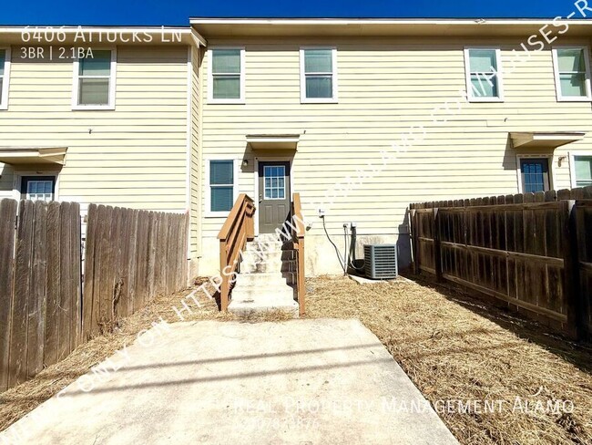 Building Photo - AVAILABLE NOW! 2-Story 3 Bedroom / 2.5 Bat...