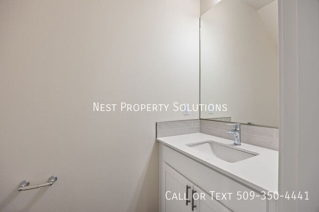 Building Photo - 601 S Dorsing St