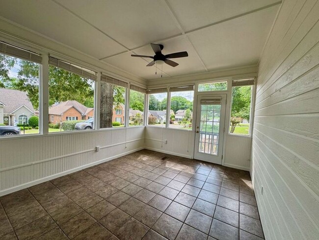 Building Photo - Captivating 3 BR/ 2 BA home in Vestavia!