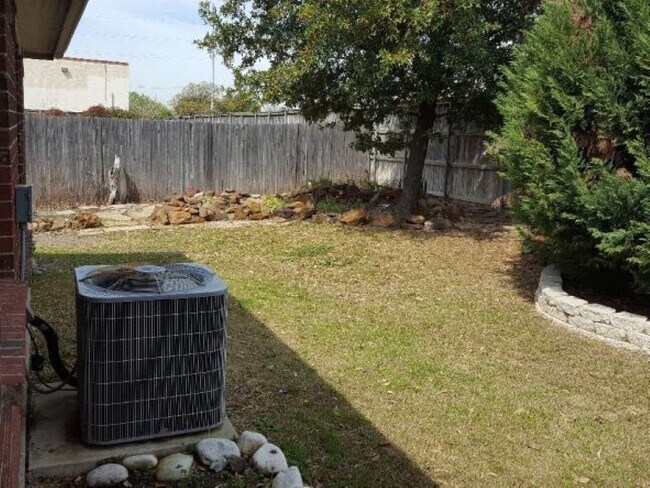 Building Photo - 6717 Dream Dust Dr