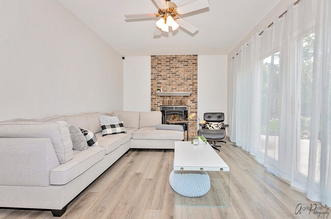 Building Photo - 1229 Thorndale Ln