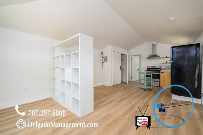 Building Photo - Benicia Studio available now!