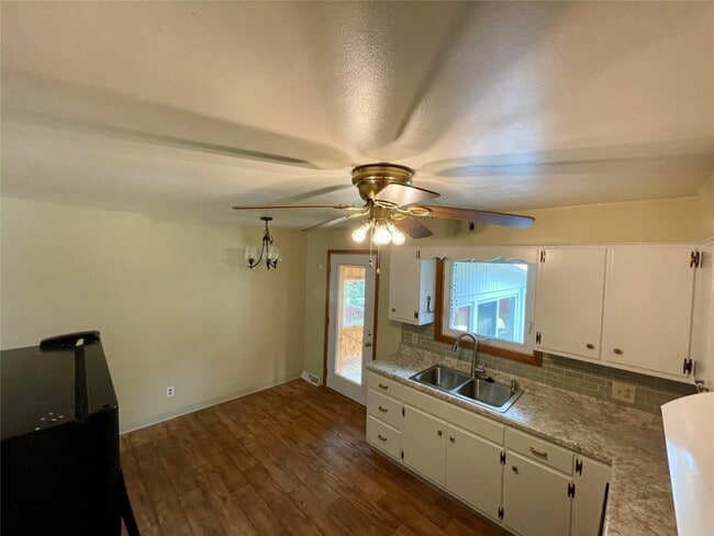 Building Photo - 1026 Southern Pines Dr
