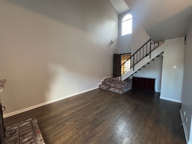 Building Photo - 22832 Banyan Pl