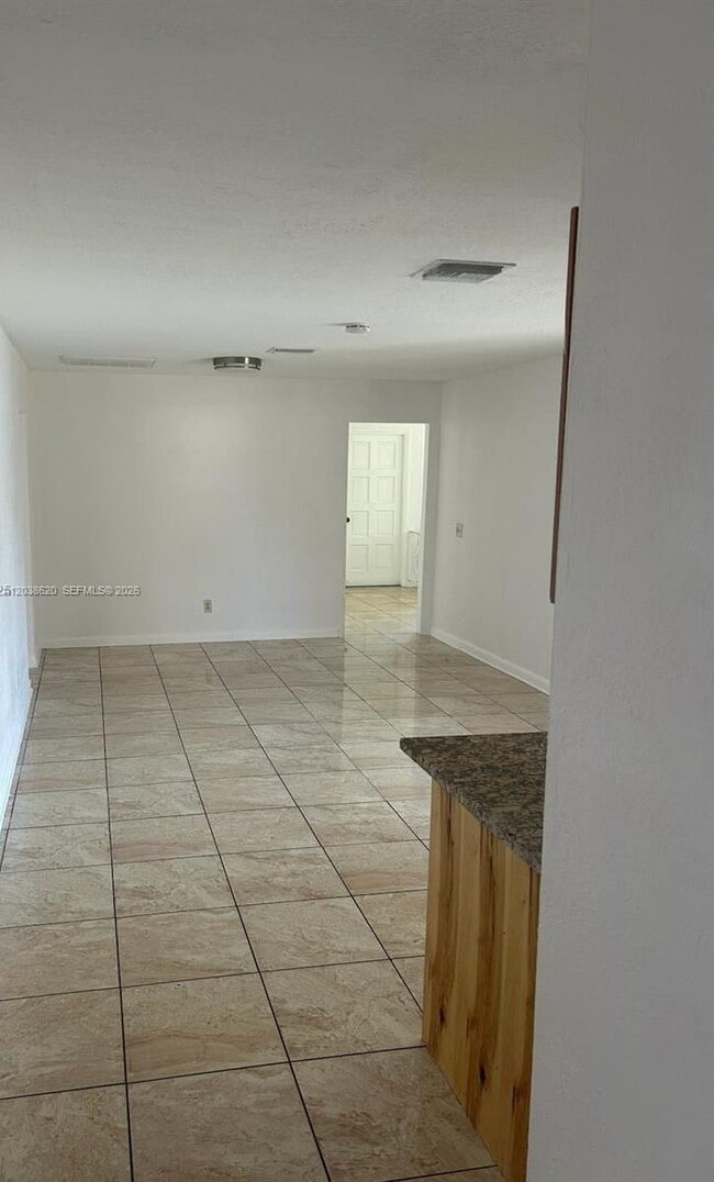 Building Photo - 4020 Country Club Blvd