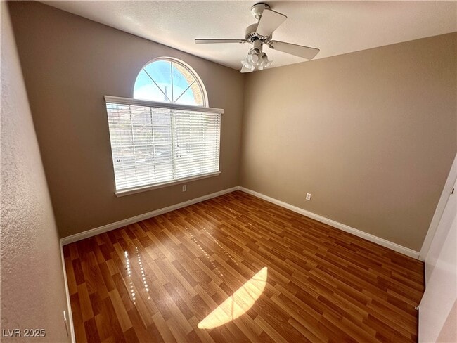Building Photo - 2433 Twin Flower Cir