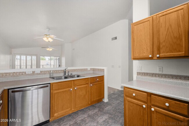 Building Photo - 16243 N Oachs Dr