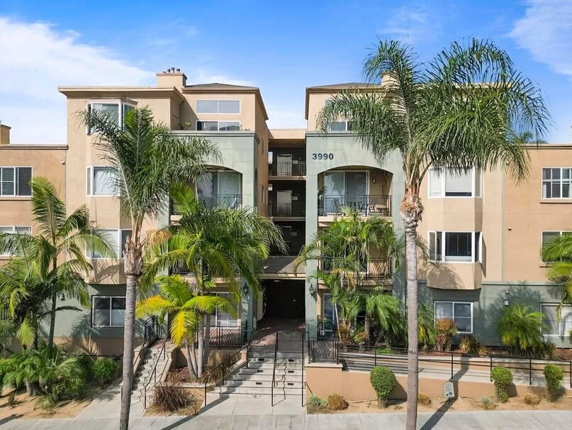 Building Photo - 3990 Centre St