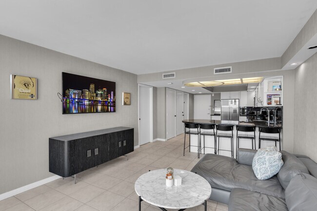 Building Photo - 1228 West Ave