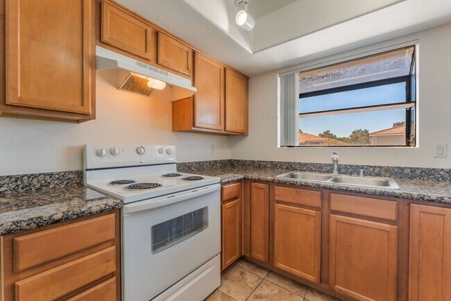 Building Photo - 7300 W Pirates Cove Rd