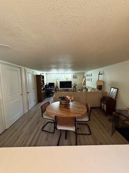 Building Photo - 1140 NE Oak Tree Dr