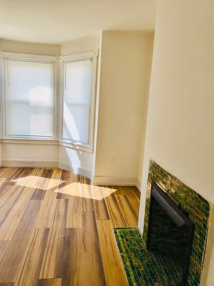 Building Photo - 124 W Sylvania St