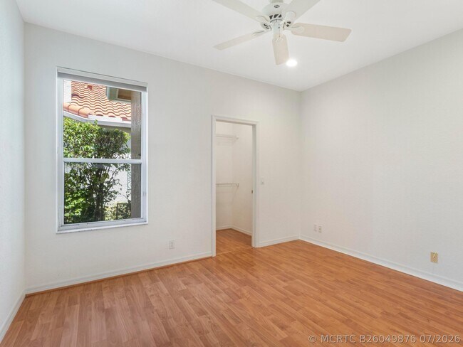 Building Photo - 5279 Brookview Dr