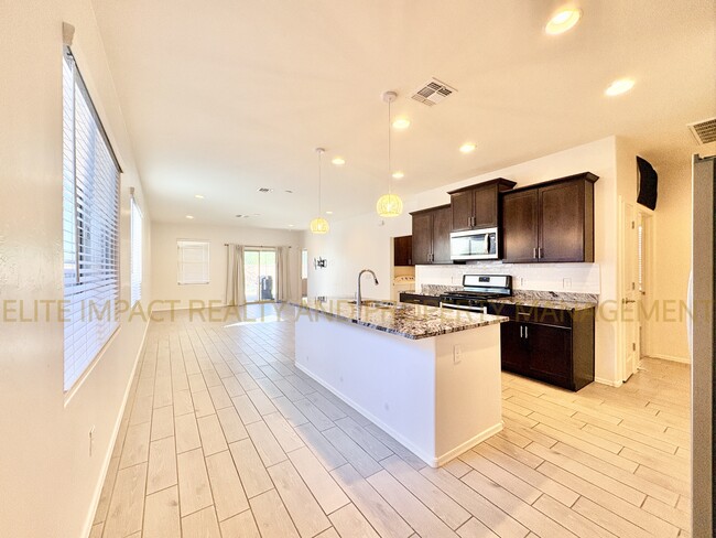 Building Photo - 6638 E Via Jardin Verde