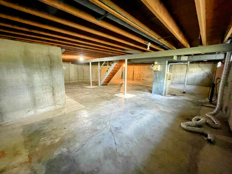 Building Photo - 2701 Wintergreen Dr