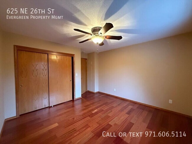 Building Photo - 625 NE 26th St