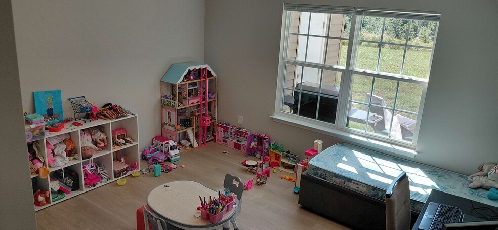 Building Photo - 225 Berryfield Dr