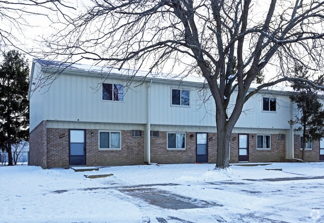 Building Photo - Ottawa Cove Apartments
