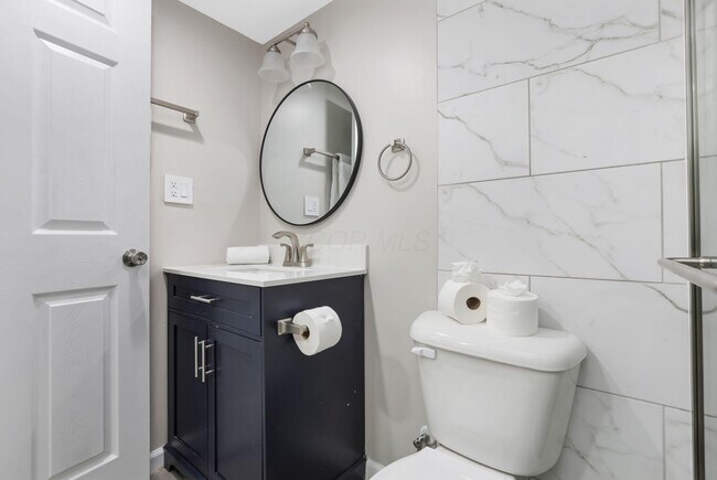 Building Photo - 412 E Oakland Ave