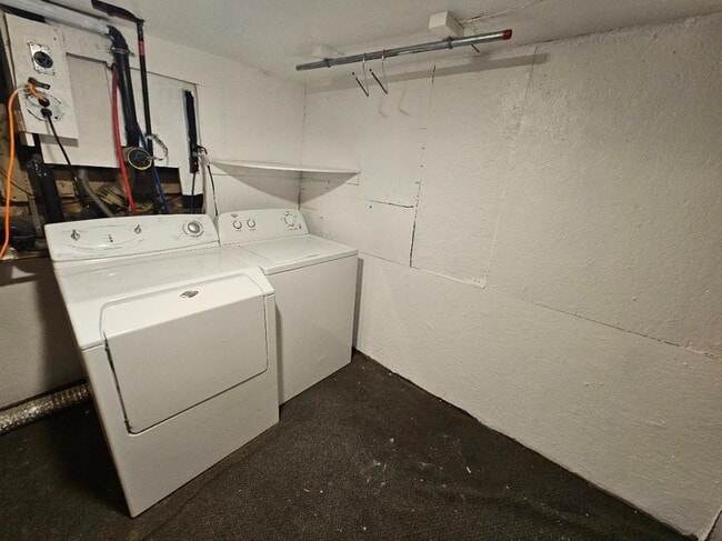 Building Photo - 1807 E 37th Ave