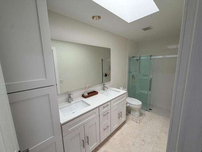 Building Photo - 3504 Lakemont Ct