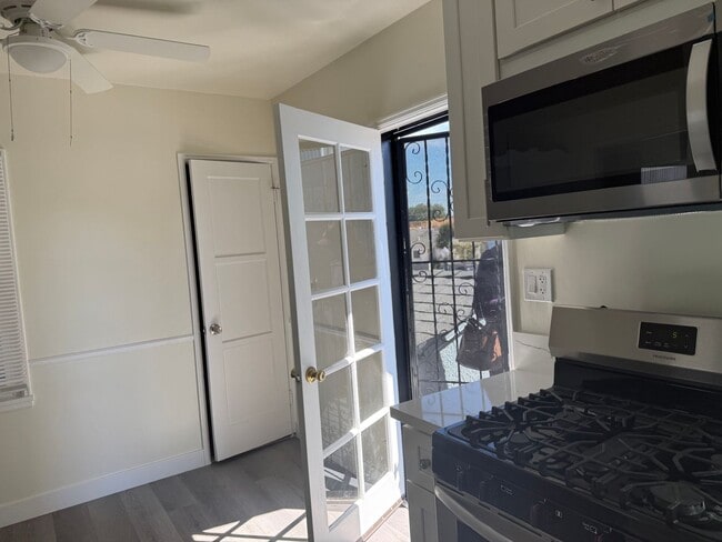 Building Photo - FOR RENT — COMPLETELY REMODELED Apartment