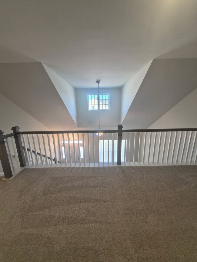 Building Photo - 301 Harvest Mdw Xing