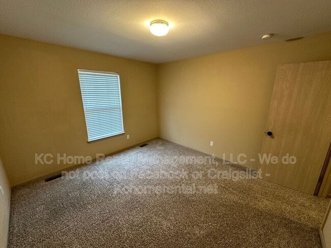 Building Photo - 8710 N Cleveland Ave