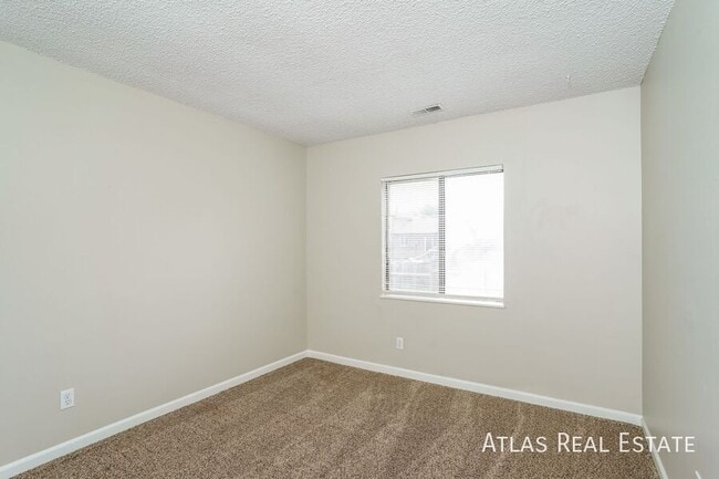 Building Photo - 4479 E Pikes Peak Ave