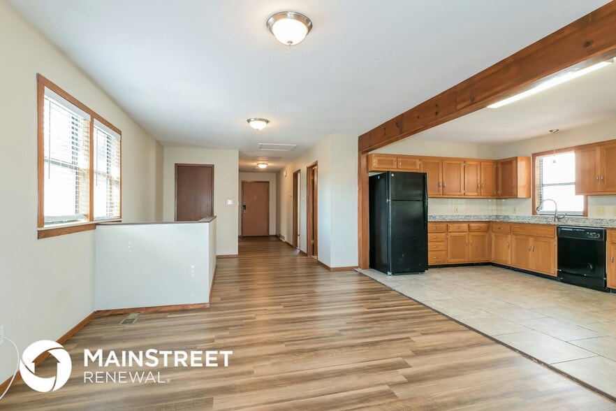 Building Photo - 9150 Wood Ave