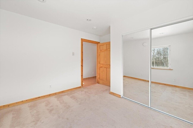 Building Photo - Single Family Home For Rent