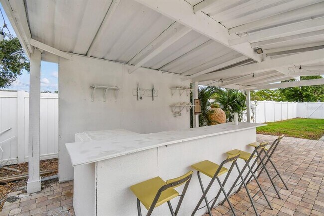 Building Photo - 2580 Granada Cir W