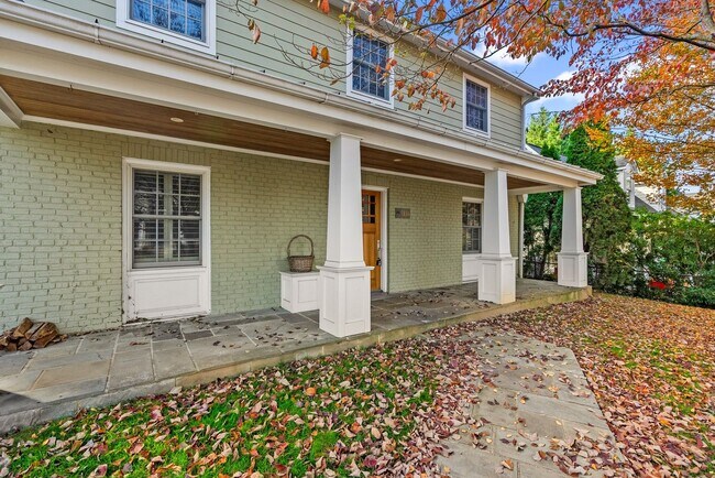 Building Photo - 3 Bed 3 Bath - Kensington Craftsman - Move In Ready