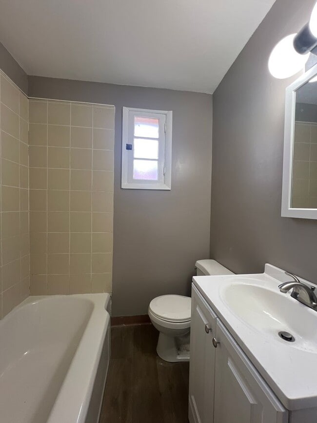 Building Photo - Beautifully remodeled 3 bedroom rental in Easton